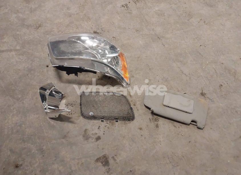 Photo 12 of 2009 Pontiac Torrent (VIN 2CKDL43F696253207)