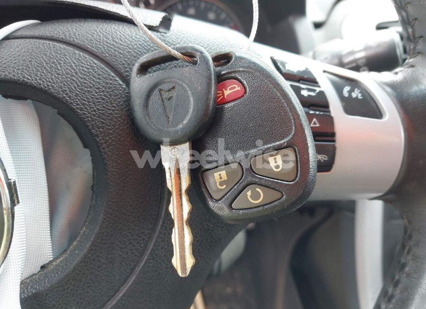 Photo 11 of 2009 Pontiac Torrent (VIN 2CKDL43FX96252299)