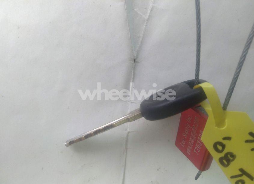 Photo 11 of 2008 Pontiac Torrent GXP (VIN 2CKDL537186017853)