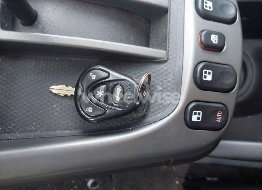 Photo 11 of 2006 Pontiac Torrent (VIN 2CKDL63F666183831)