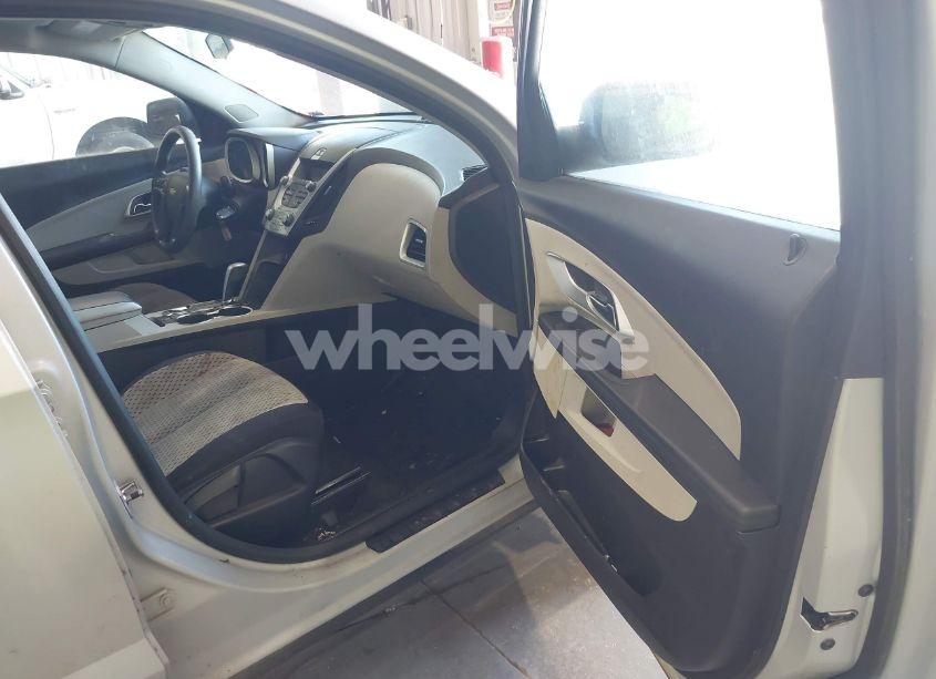 Photo 5 of 2011 Chevrolet Equinox LS (VIN 2CNALBEC2B6407446)