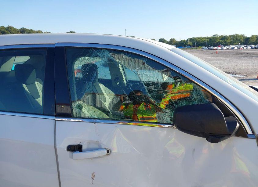 Photo 12 of 2011 Chevrolet Equinox LS (VIN 2CNALBEC7B6235222)