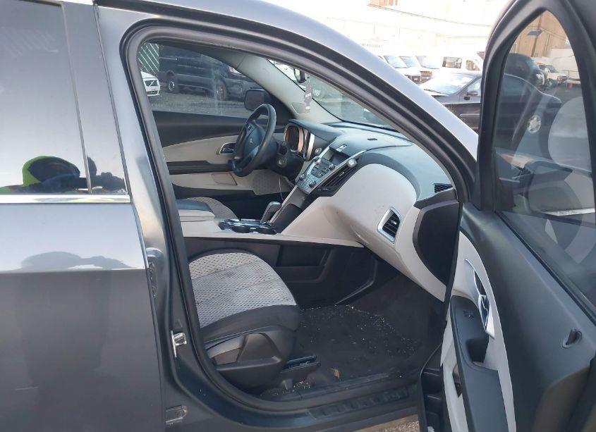 Photo 5 of 2011 Chevrolet Equinox LS (VIN 2CNALBEC8B6228313)