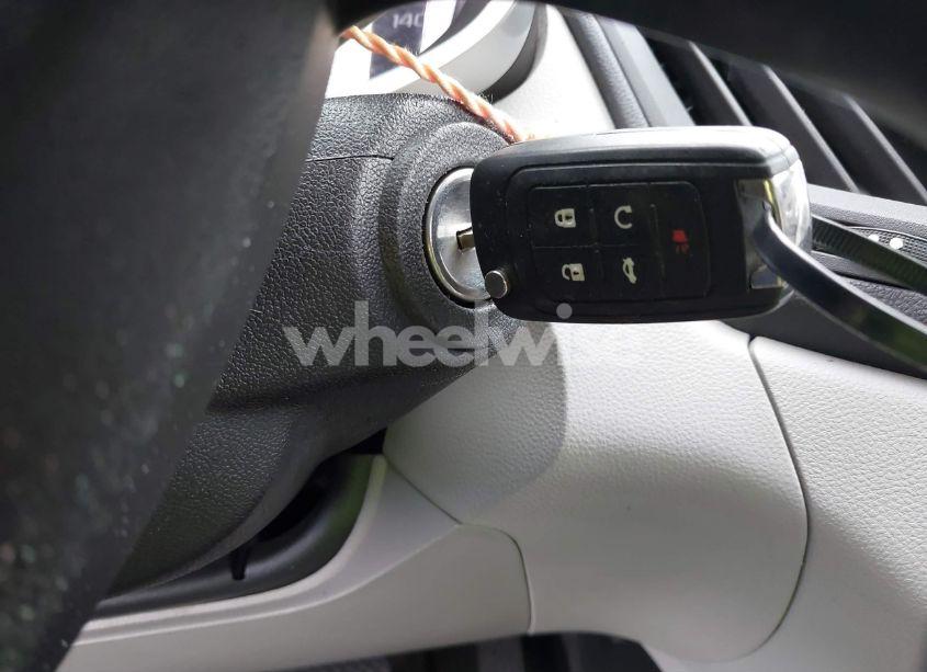 Photo 11 of 2010 Chevrolet Equinox LS (VIN 2CNALBEW0A6233398)