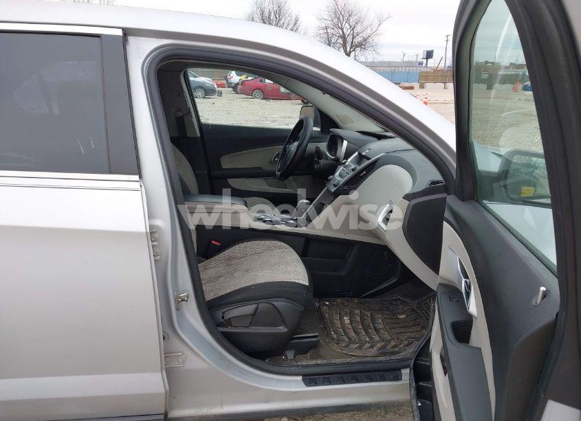 Photo 5 of 2010 Chevrolet Equinox LS (VIN 2CNALBEW0A6381437)