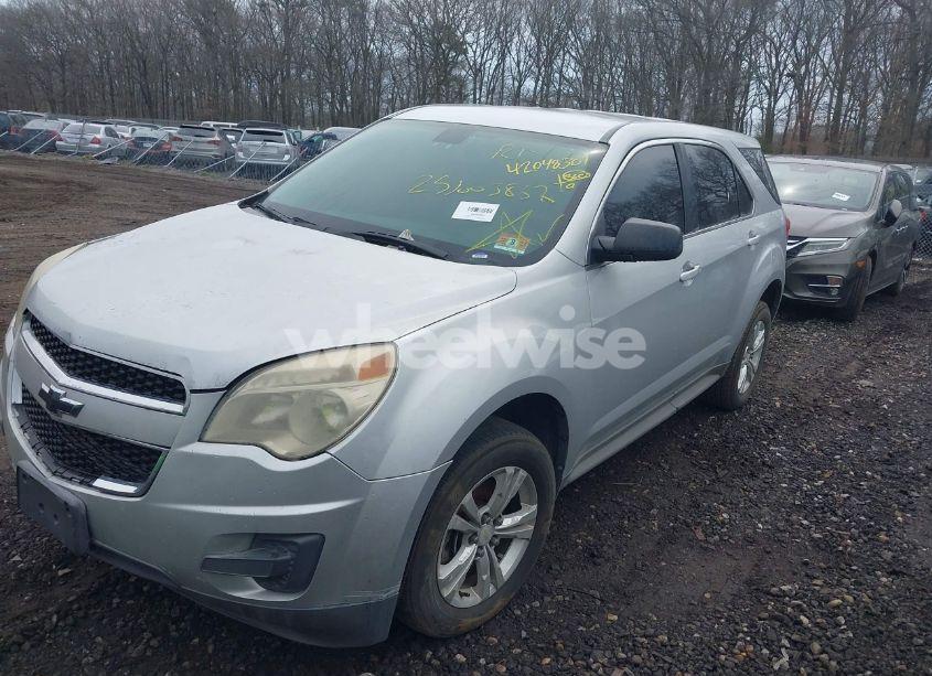 Photo 2 of 2010 Chevrolet Equinox LS (VIN 2CNALBEW3A6225070)