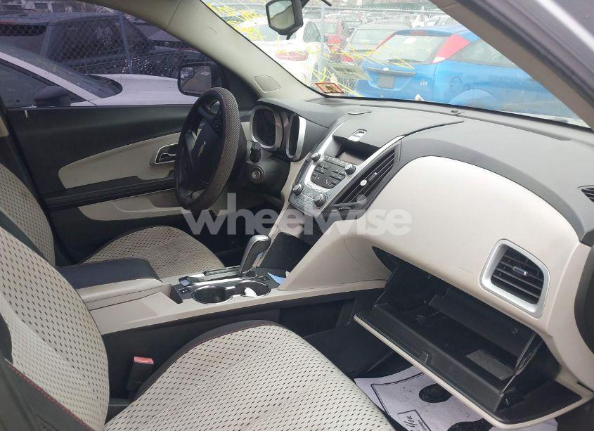 Photo 5 of 2010 Chevrolet Equinox LS (VIN 2CNALBEW3A6225070)