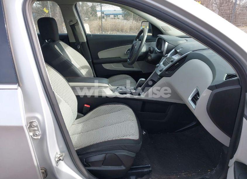 Photo 5 of 2010 Chevrolet Equinox LS (VIN 2CNALBEW3A6387684)