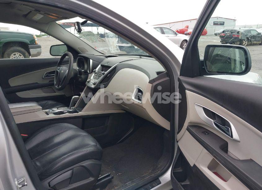 Photo 5 of 2010 Chevrolet Equinox LS (VIN 2CNALBEWXA6238804)