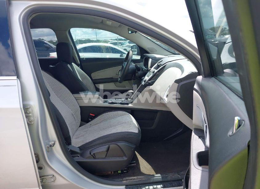 Photo 5 of 2010 Chevrolet Equinox LS (VIN 2CNALBEWXA6368937)
