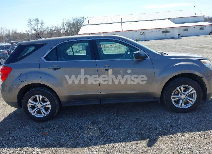 Photo 13 of 2010 Chevrolet Equinox LS (VIN 2CNALBEWXA6403136)