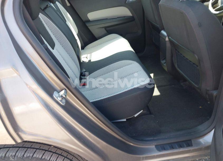 Photo 8 of 2010 Chevrolet Equinox LS (VIN 2CNALBEWXA6403136)