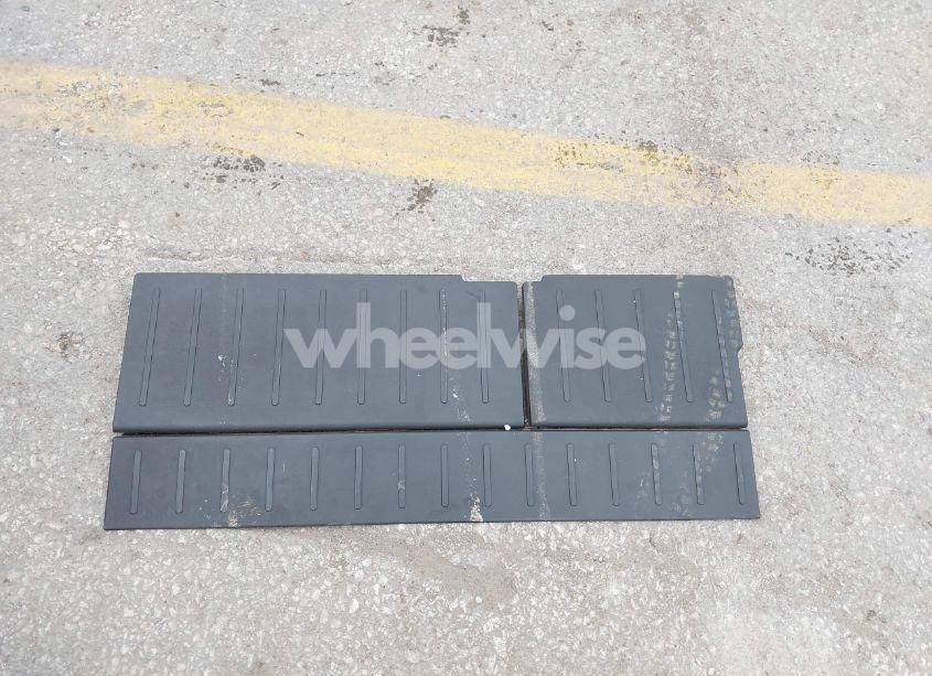 Photo 12 of 2010 Chevrolet Equinox LT (VIN 2CNALDEW3A6391701)