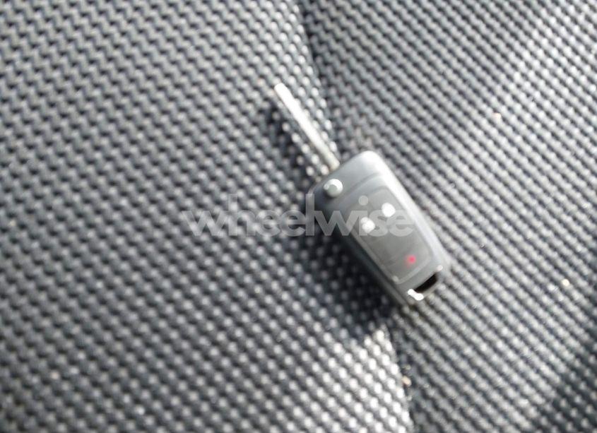 Photo 11 of 2010 Chevrolet Equinox LT (VIN 2CNALDEW5A6411253)