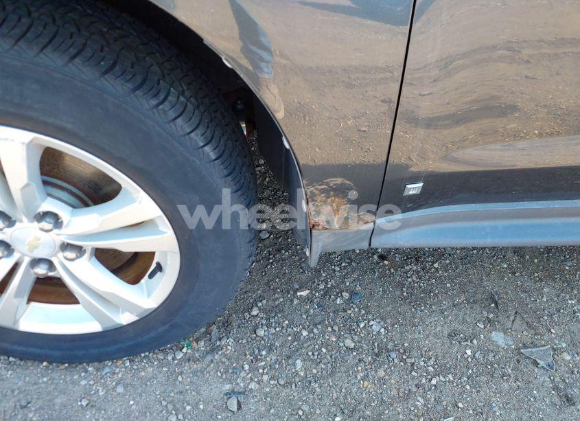 Photo 6 of 2010 Chevrolet Equinox LT (VIN 2CNALDEWXA6214207)