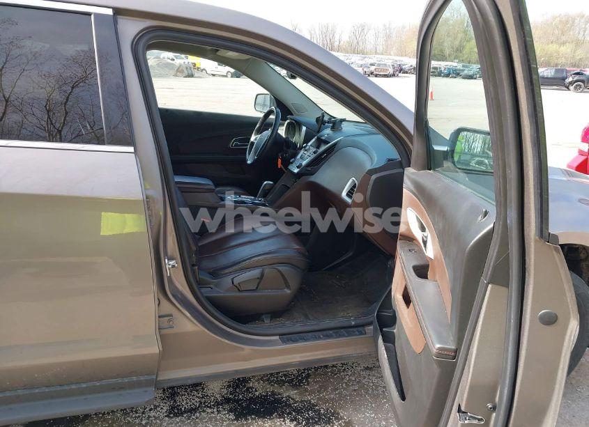Photo 5 of 2011 Chevrolet Equinox 2LT (VIN 2CNALPEC5B6355856)