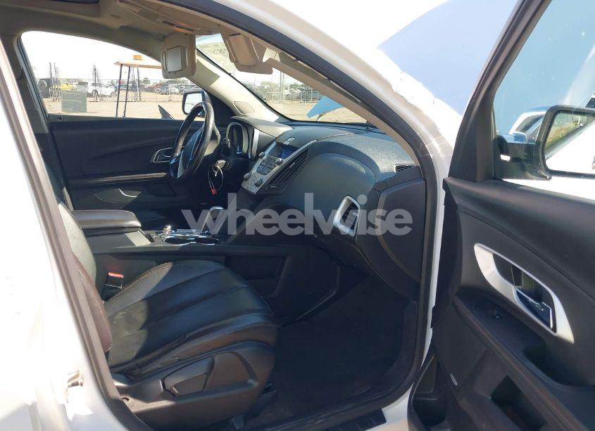 Photo 5 of 2011 Chevrolet Equinox 2LT (VIN 2CNALPEC6B6218084)