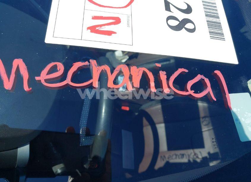 Photo 6 of 2011 Chevrolet Equinox 2LT (VIN 2CNALPEC6B6281797)