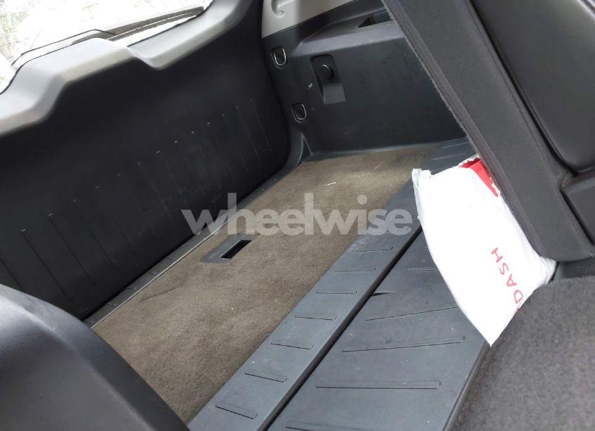 Photo 13 of 2011 Chevrolet Equinox 2LT (VIN 2CNALPEC9B6455278)