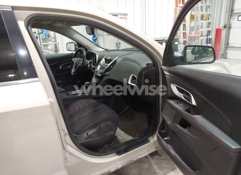 Photo 5 of 2010 Chevrolet Equinox LT (VIN 2CNALPEW1A6333362)