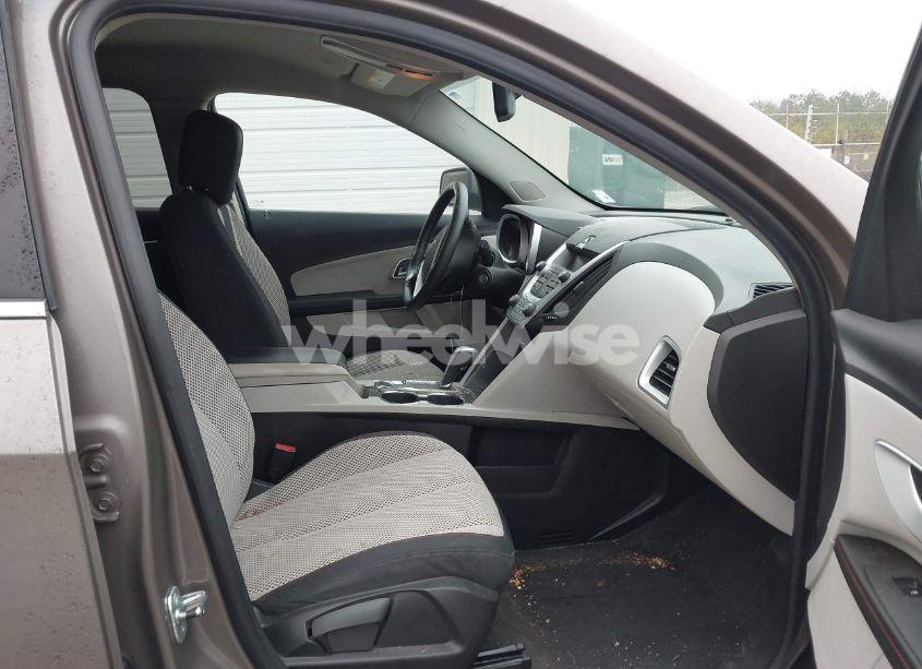 Photo 5 of 2010 Chevrolet Equinox LT (VIN 2CNALPEW5A6330884)