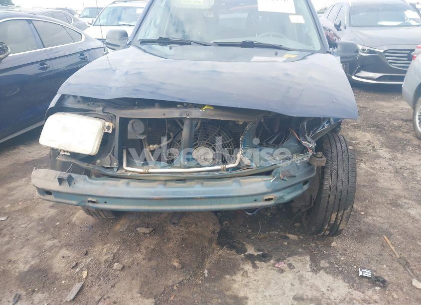 Photo 13 of 2004 Chevrolet Tracker (VIN 2CNBE134746901695)