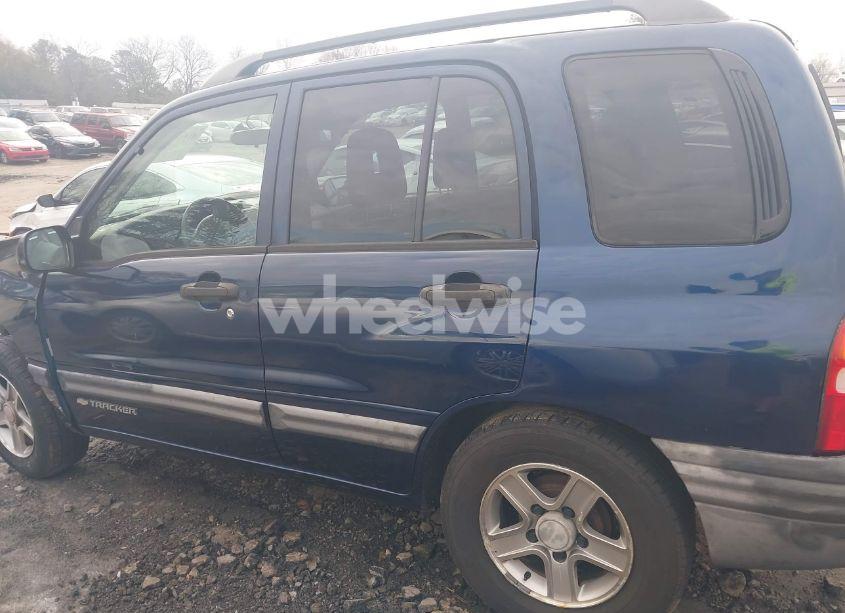 Photo 15 of 2004 Chevrolet Tracker (VIN 2CNBE134746901695)