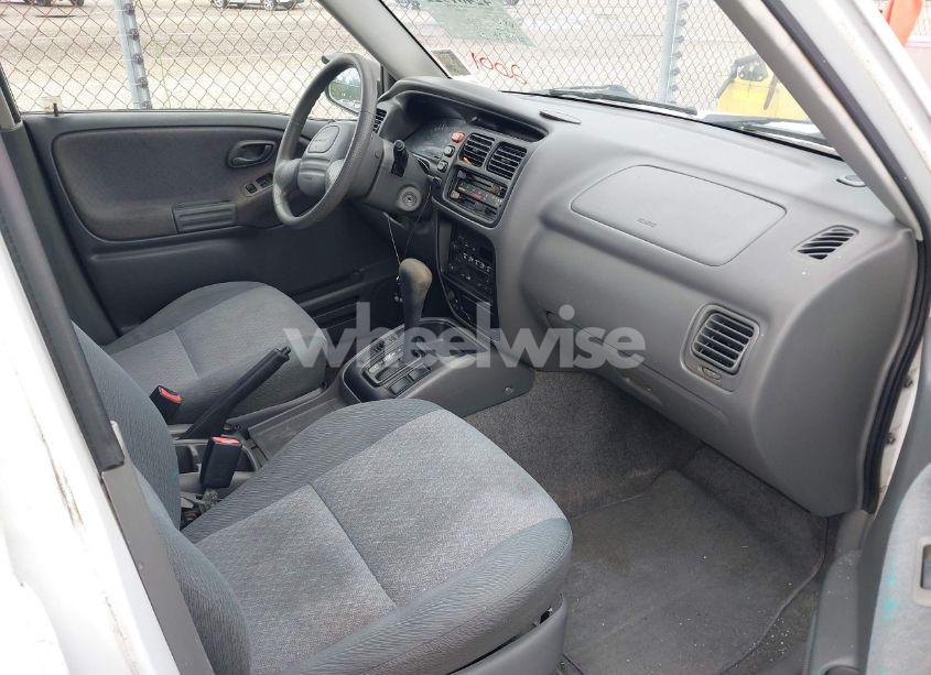 Photo 5 of 2001 Chevrolet Tracker HARD TOP BASE (VIN 2CNBE13C016903775)