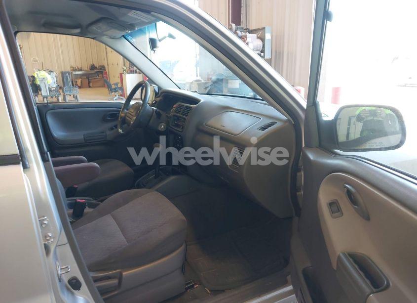 Photo 5 of 2003 Chevrolet Tracker HARD TOP BASE (VIN 2CNBE13C336953203)