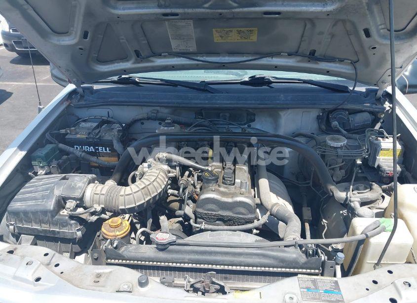 Photo 10 of 2002 Chevrolet Tracker HARD TOP BASE (VIN 2CNBE13C426951703)