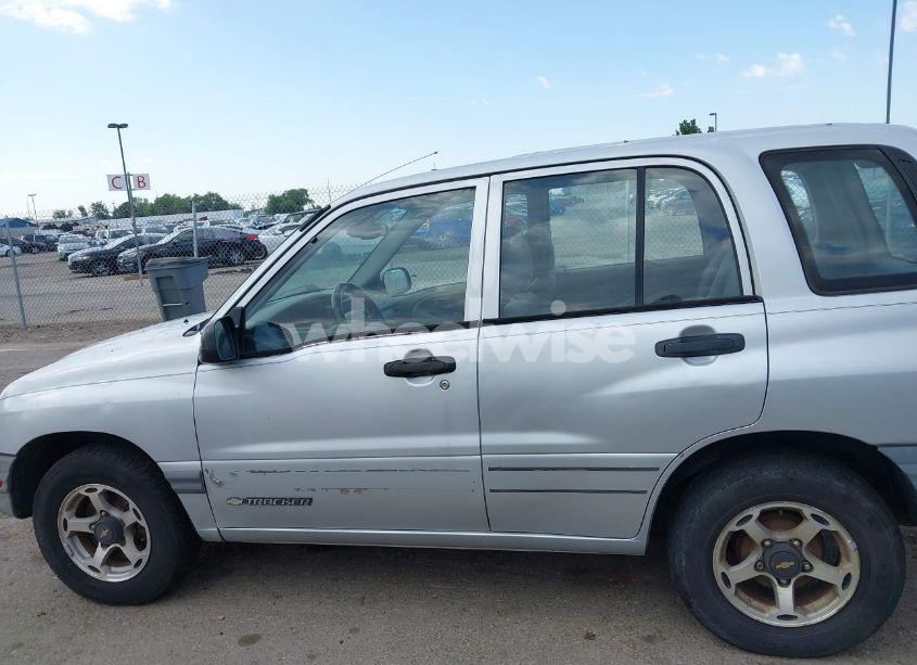 Photo 6 of 1999 Chevrolet Tracker (VIN 2CNBE13C4X6924119)