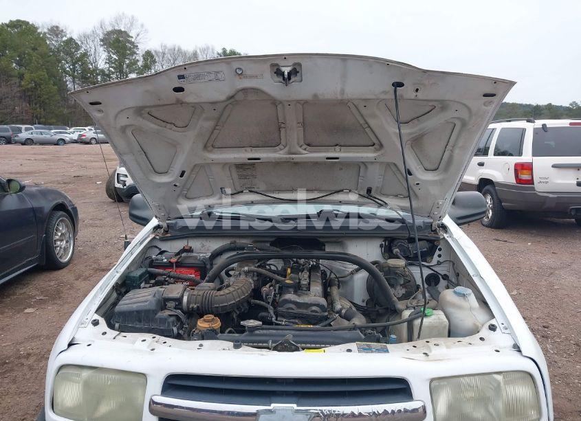 Photo 10 of 2002 Chevrolet Tracker HARD TOP BASE (VIN 2CNBE13C626924650)