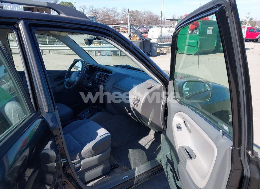 Photo 5 of 2003 Chevrolet Tracker HARD TOP BASE (VIN 2CNBE13C736921273)