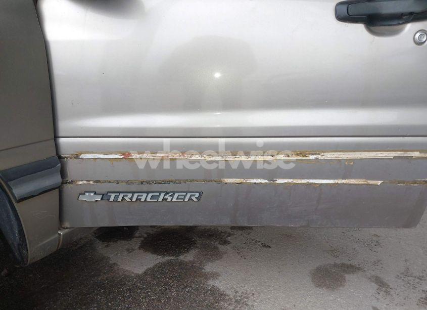 Photo 6 of 2003 Chevrolet Tracker HARD TOP BASE (VIN 2CNBE13C936925437)