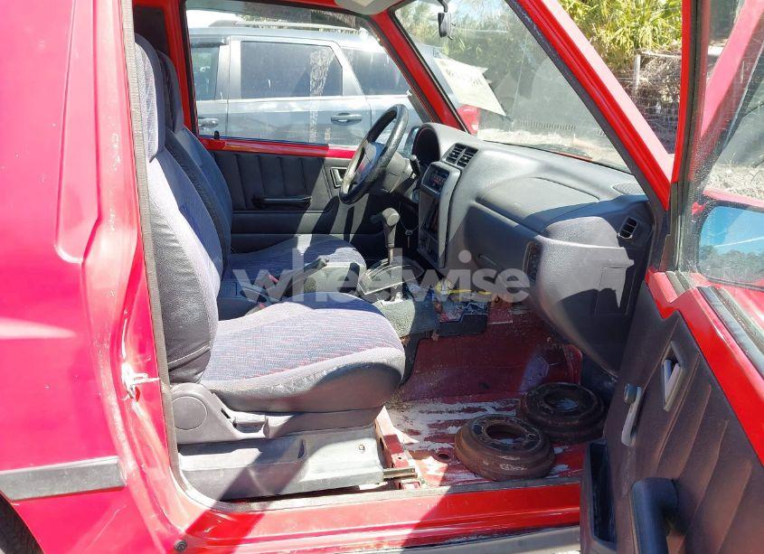 Photo 5 of 1998 Chevrolet Tracker (VIN 2CNBE1866W6924835)