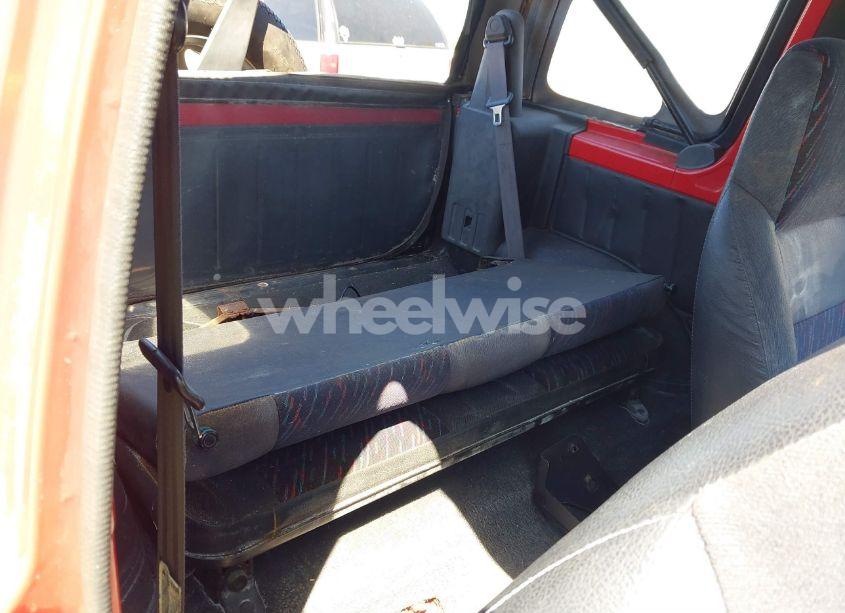 Photo 8 of 1998 Chevrolet Tracker (VIN 2CNBE1866W6924835)