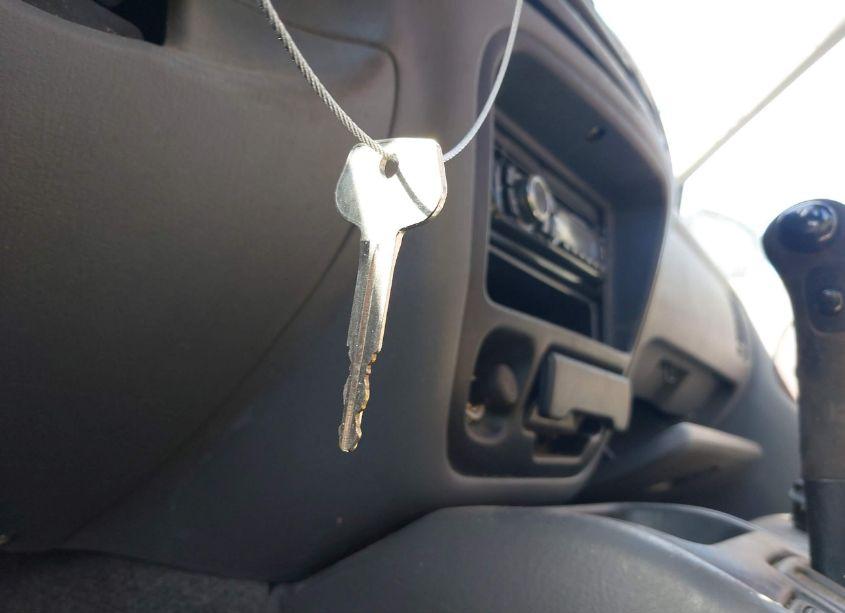 Photo 11 of 2001 Chevrolet Tracker (VIN 2CNBE18C516914831)
