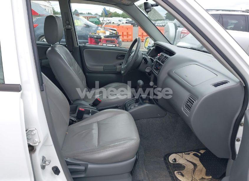 Photo 5 of 2001 Chevrolet Tracker HARD TOP LT (VIN 2CNBE634716940361)