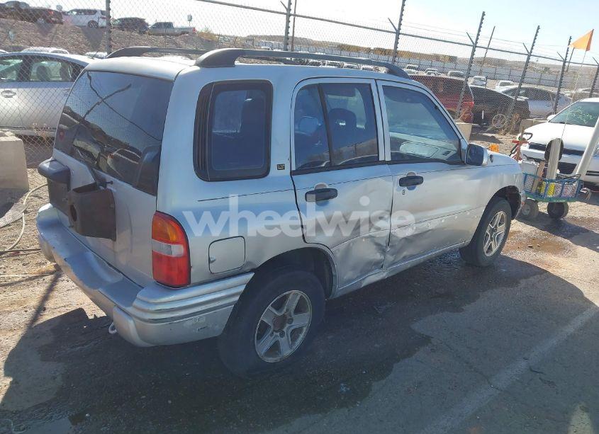 Photo 4 of 2002 Chevrolet Tracker HARD TOP LT (VIN 2CNBE634X26928304)