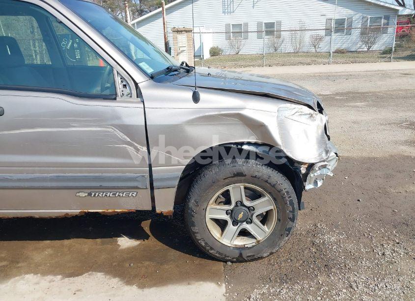 Photo 18 of 2002 Chevrolet Tracker HARD TOP BASE (VIN 2CNBJ13C026911257)