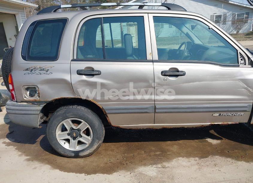 Photo 19 of 2002 Chevrolet Tracker HARD TOP BASE (VIN 2CNBJ13C026911257)