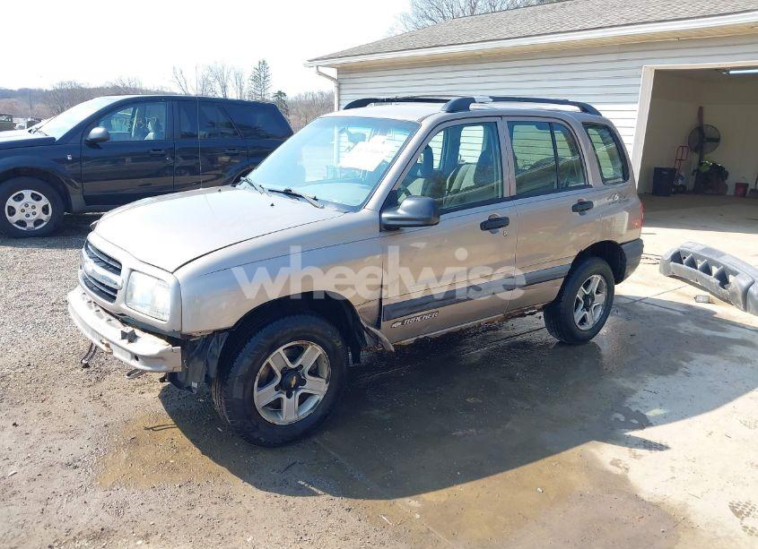 Photo 2 of 2002 Chevrolet Tracker HARD TOP BASE (VIN 2CNBJ13C026911257)