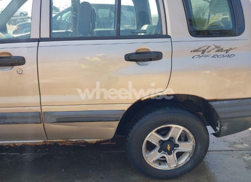 Photo 21 of 2002 Chevrolet Tracker HARD TOP BASE (VIN 2CNBJ13C026911257)