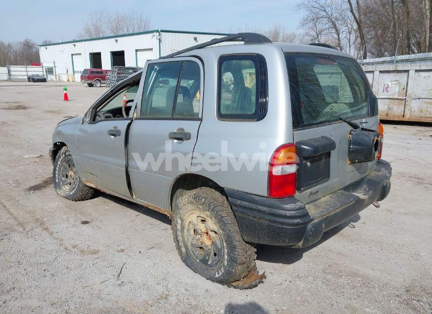 Photo 3 of 2002 Chevrolet Tracker HARD TOP BASE (VIN 2CNBJ13C126940105)