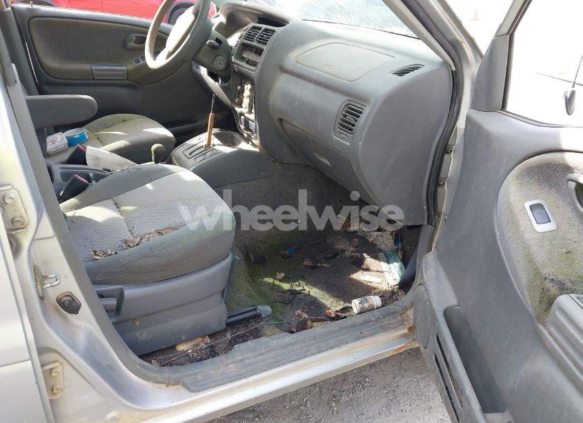 Photo 5 of 2002 Chevrolet Tracker HARD TOP BASE (VIN 2CNBJ13C126940105)