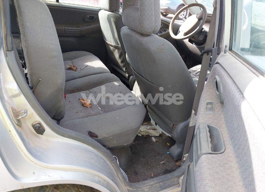 Photo 8 of 2002 Chevrolet Tracker HARD TOP BASE (VIN 2CNBJ13C126940105)
