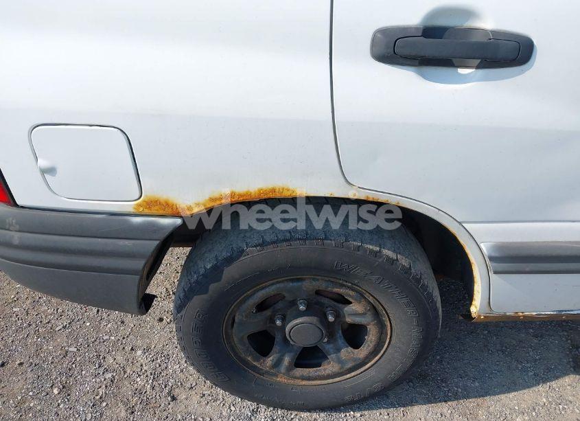Photo 13 of 2003 Chevrolet Tracker HARD TOP BASE (VIN 2CNBJ13C236911259)