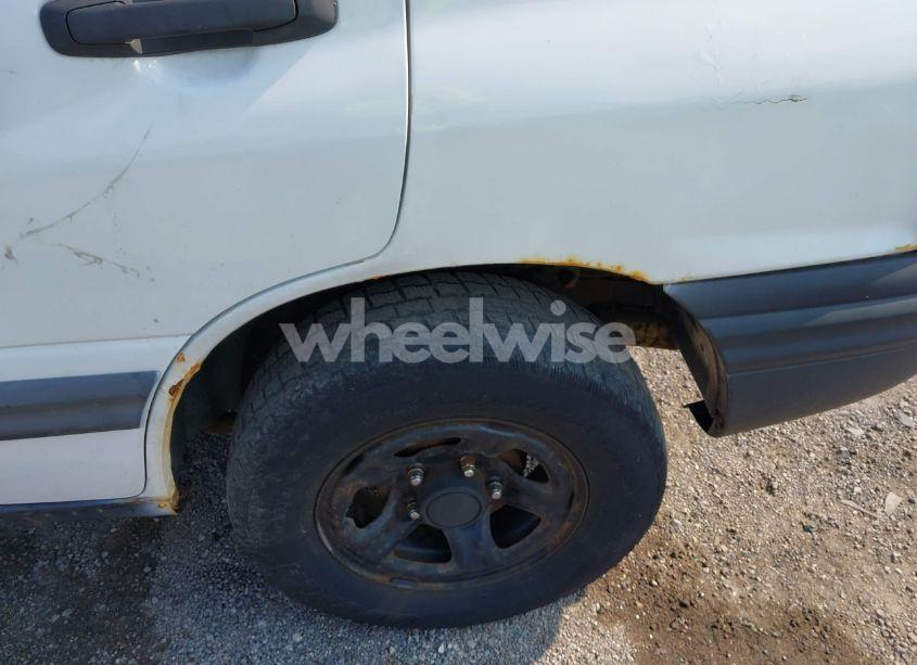 Photo 16 of 2003 Chevrolet Tracker HARD TOP BASE (VIN 2CNBJ13C236911259)
