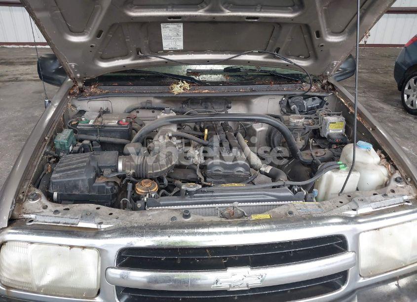 Photo 10 of 2003 Chevrolet Tracker (VIN 2CNBJ13C236916235)