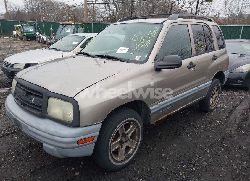 Photo 2 of 2003 Chevrolet Tracker HARD TOP BASE (VIN 2CNBJ13C236947064)